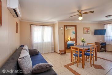 Apartments by the sea Brodarica, Šibenik - 4194