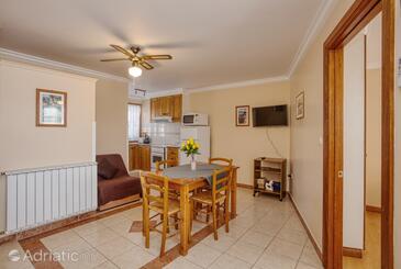 Apartments by the sea Brodarica, Šibenik - 4194