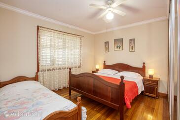 Apartments by the sea Brodarica, Šibenik - 4194