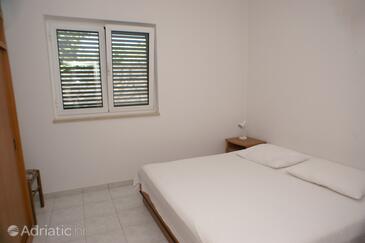 Apartments by the sea Bilo, Primošten - 4202