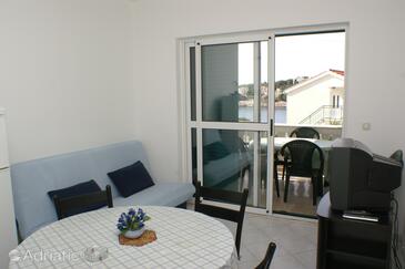 Apartments by the sea Bilo, Primošten - 4202