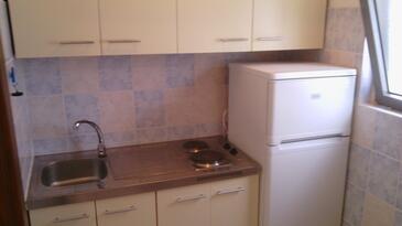 Apartments by the sea Bilo, Primošten - 4208