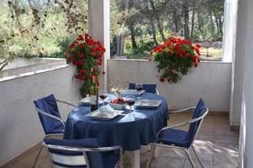 Apartmány s parkovištěm Tribunj, Vodice - 4212