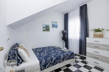 Appartements avec piscine pour les familles avec enfants Tribunj, Vodice - 4213