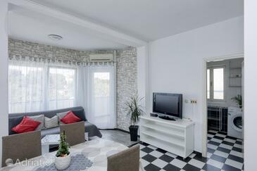 Appartements avec piscine pour les familles avec enfants Tribunj, Vodice - 4213