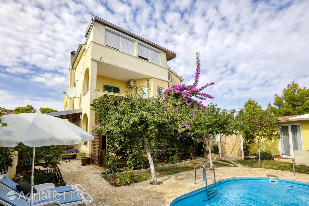 Appartements avec piscine pour les familles avec enfants Tribunj, Vodice - 4213