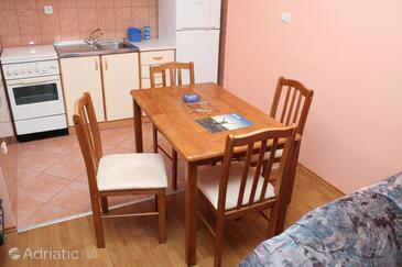 Apartmány s parkoviskom Vodice - 4214