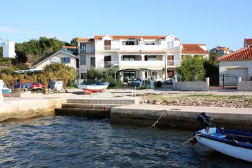 Apartment with terrace Brodarica, North Dalmatia