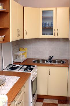 Apartments with parking space Rogoznica - 4218