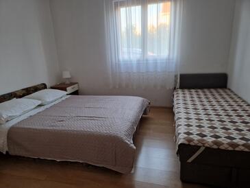 Ferienwohnungen mit Parkplatz Rogoznica - 4218