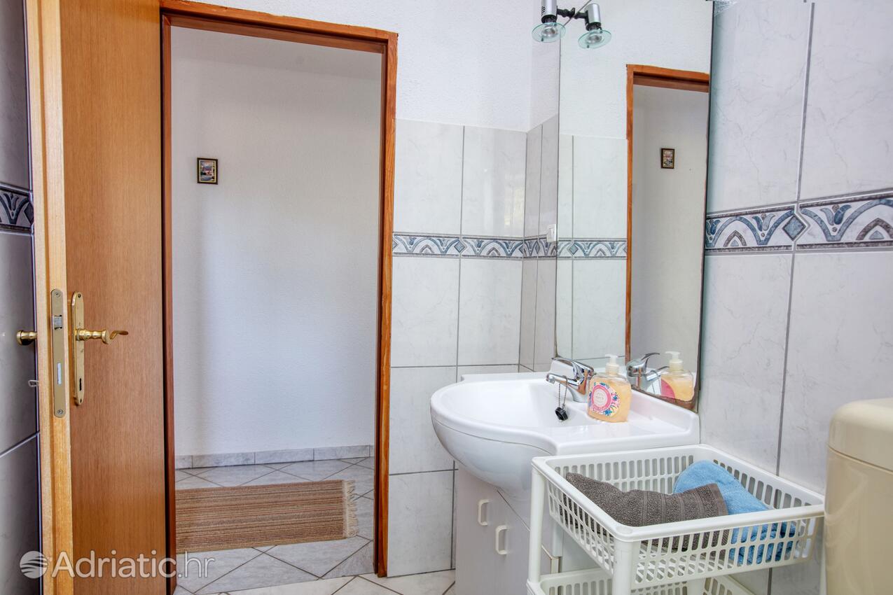 A-4219-a - Privátní ubytování - Apartmány s parkovištěm Zablaće, Šibenik