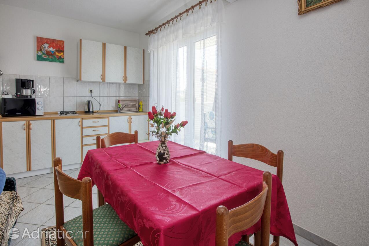 A-4219-a - Privátní ubytování - Apartmány s parkovištěm Zablaće, Šibenik