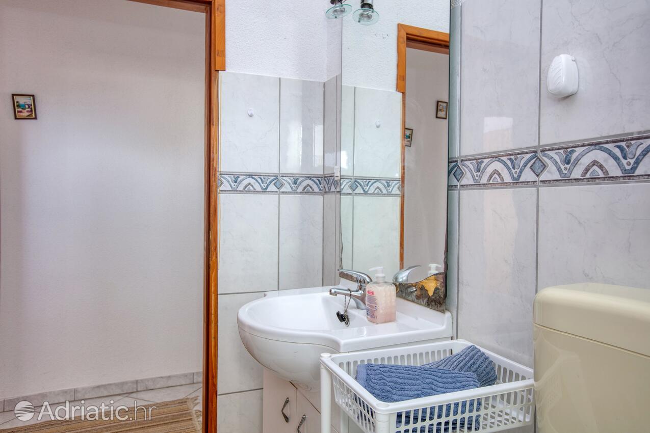 A-4219-b - Privátní ubytování - Apartmány s parkovištěm Zablaće, Šibenik