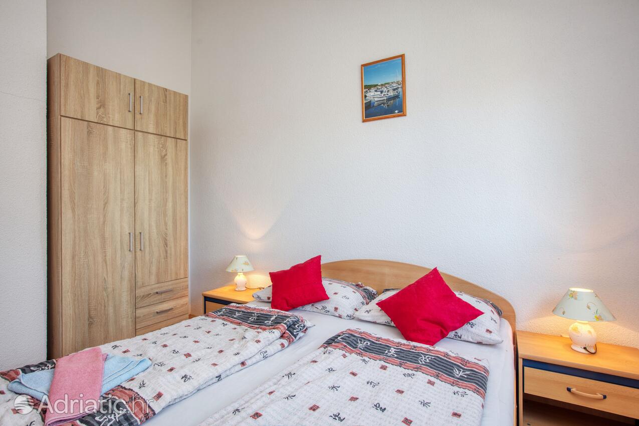 A-4219-b - Privátní ubytování - Apartmány s parkovištěm Zablaće, Šibenik