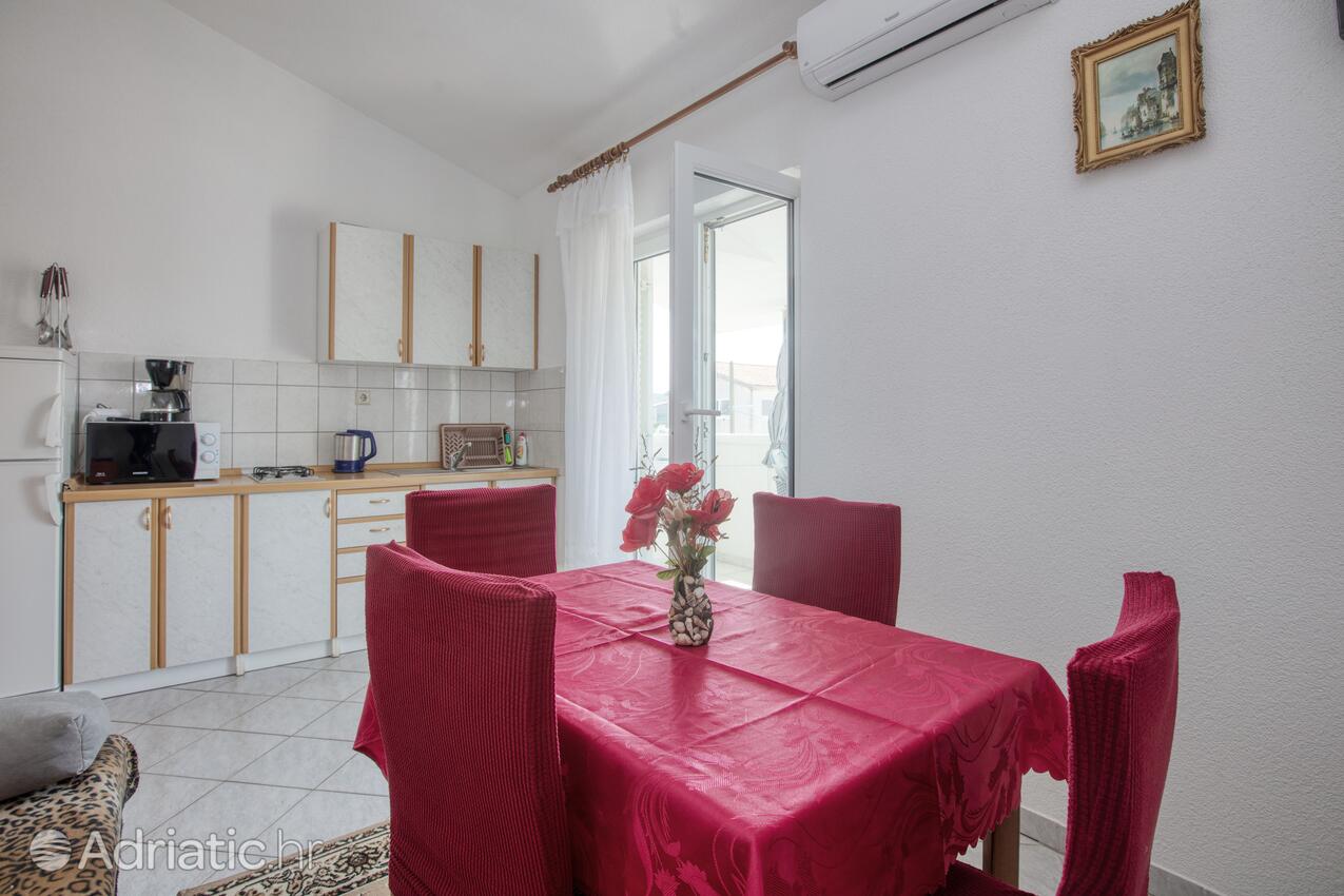 A-4219-b - Privátní ubytování - Apartmány s parkovištěm Zablaće, Šibenik