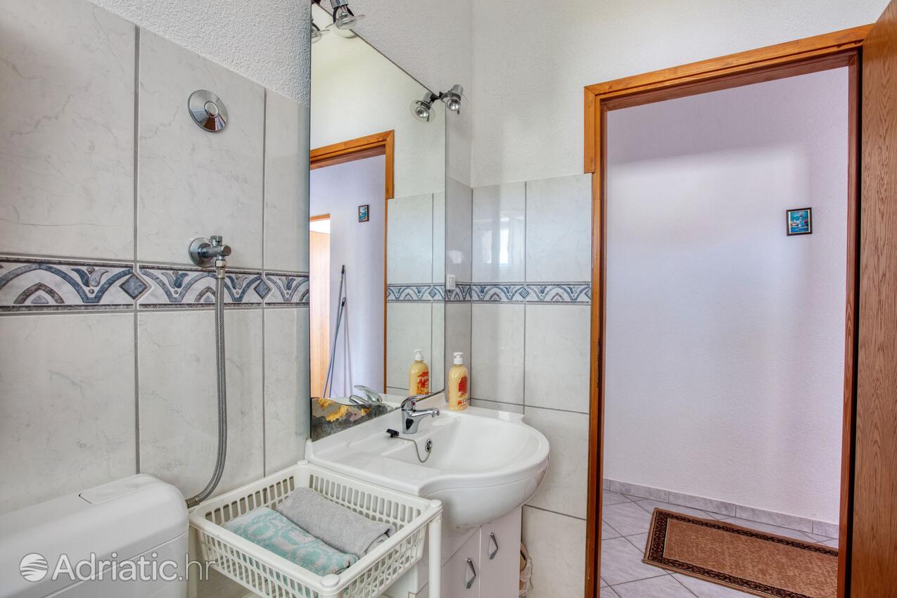 A-4219-c - Privátní ubytování - Apartmány s parkovištěm Zablaće, Šibenik