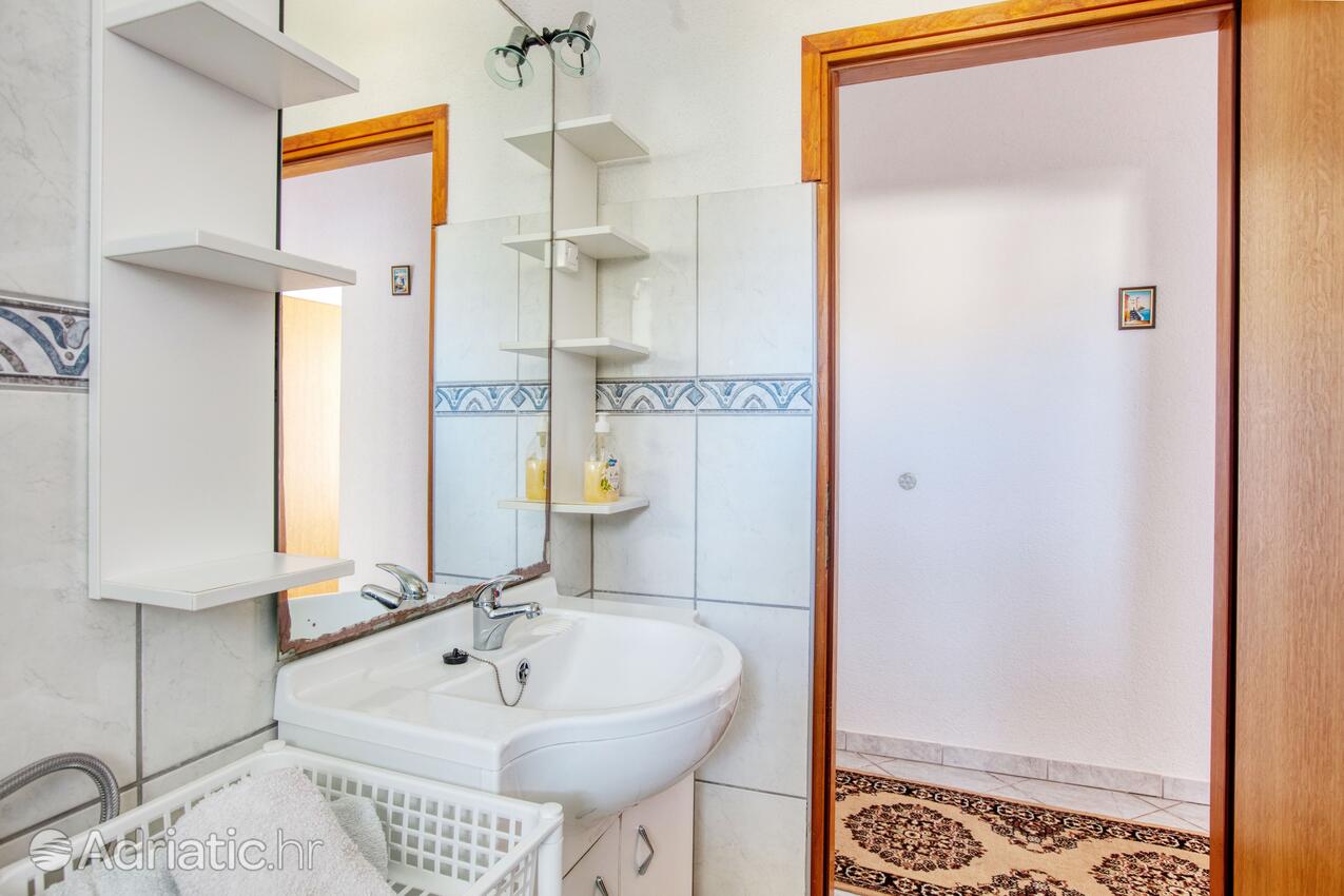A-4219-d - Privátní ubytování - Apartmány s parkovištěm Zablaće, Šibenik