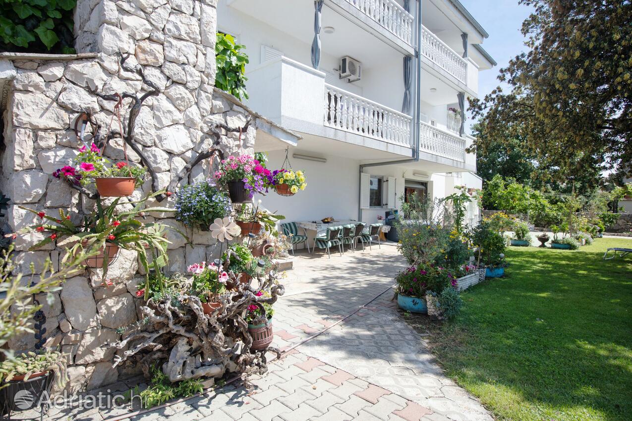 Dvůr - Apartmány s parkovištěm Zablaće, Šibenik