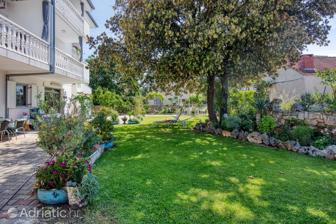 Dvůr - Apartmány s parkovištěm Zablaće, Šibenik