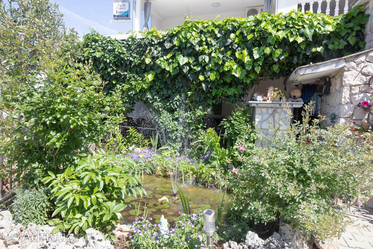 Dvůr - Apartmány s parkovištěm Zablaće, Šibenik