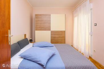 Apartments by the sea Brodarica, Šibenik - 4221