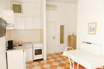 Appartementen met zwembad geschikt voor gezinnen met kinderen Vodice - 4235