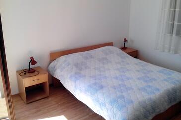 Apartments by the sea Šepurine, Prvić - 4238