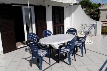 Apartments by the sea Šepurine, Prvić - 4238