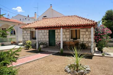 Apartment with terrace Brodarica, North Dalmatia