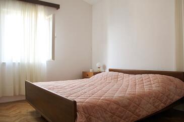 Apartments by the sea Ražanj, Rogoznica - 4253