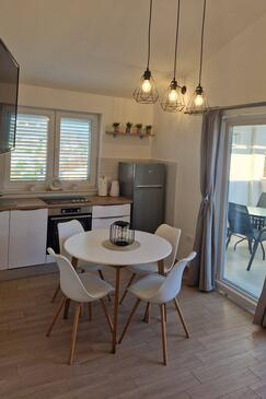 Appartementen aan zee Grebastica, Sibenik - 4254