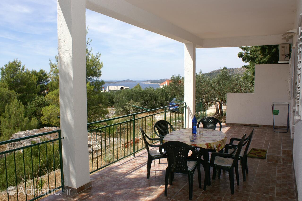 Apartmani s parkingom Primošten - 4268