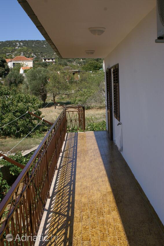 A-4276-a - Alloggi privati - Appartamenti con parcheggio Vinisce, Traù - Trogir