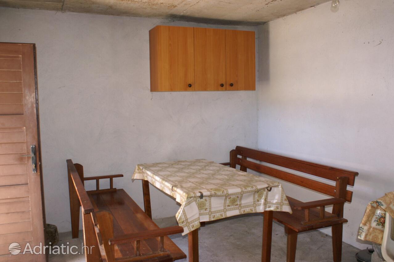 Giardino - Appartamenti con parcheggio Vinisce, Traù - Trogir