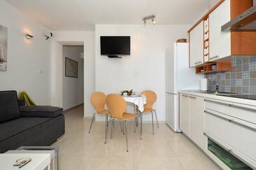 Apartmány u moře s bazénem Seget Vranjica, Trogir - 4284