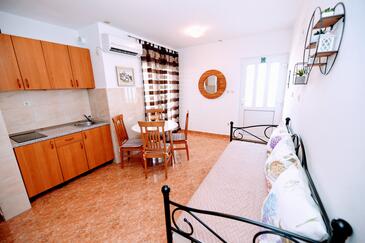 Rodinné apartmány u moře Sevid, Trogir - 4286