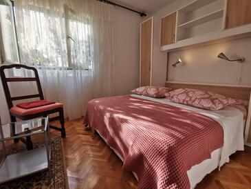 Apartments by the sea Vinišće, Trogir - 4288