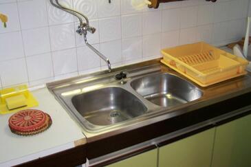 Apartments by the sea Vinišće, Trogir - 4288