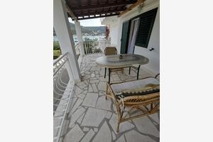 One bedroom apartment Vinišće One bedroom apartment Vinišće, Trogir (A-4288-b)