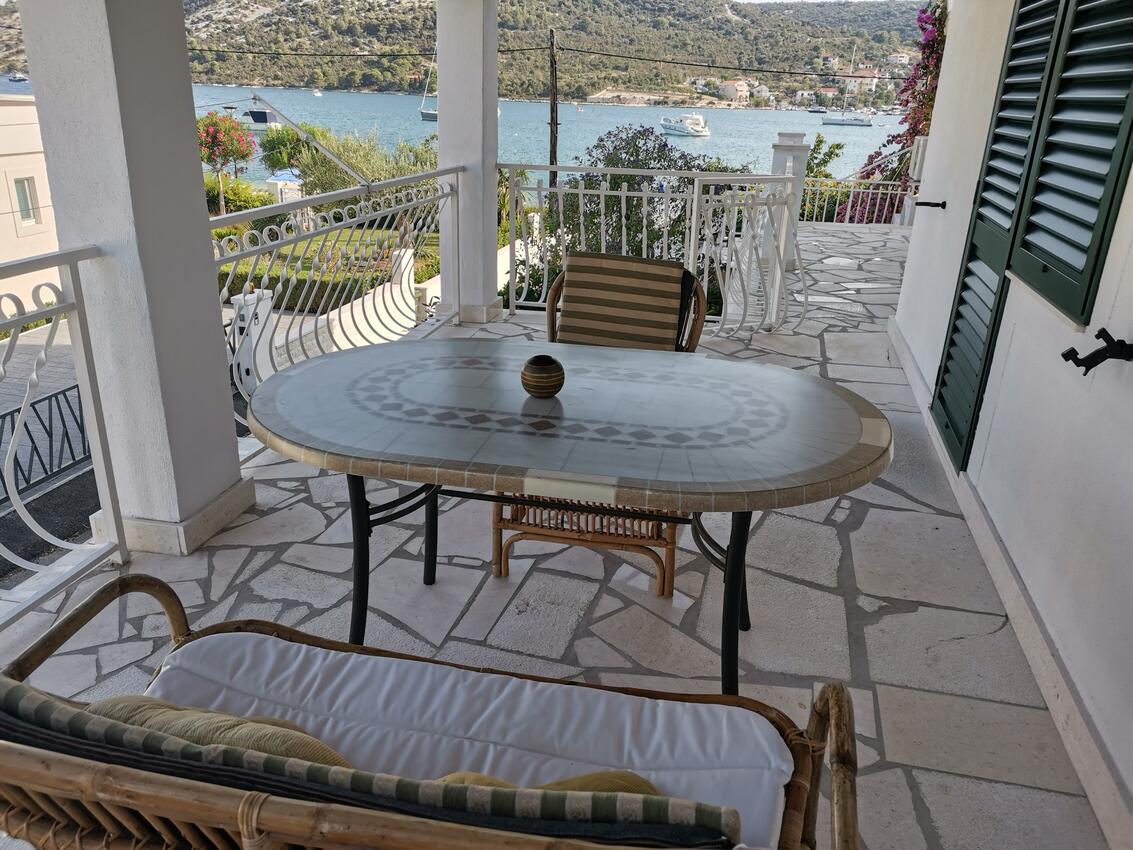 Leiligheter ved sjøen Vinisce, Trogir - 4288