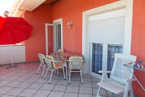Appartamento di due stanze Verbenico - Vrbnik, Veglia - Krk (A-429-a)
