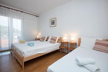 Apartmány s venkovními prostory Tisno, Severní Dalmácie