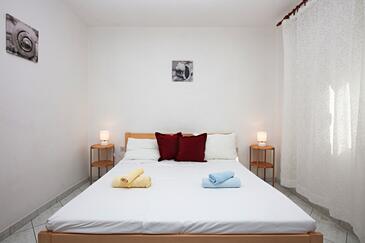 Apartmány s venkovními prostory Tisno, Severní Dalmácie