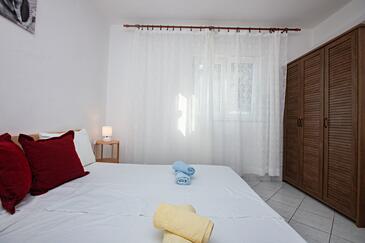 Apartmány s venkovními prostory Tisno, Severní Dalmácie