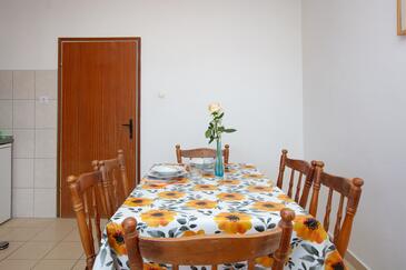 Apartmány s venkovními prostory Tisno, Severní Dalmácie