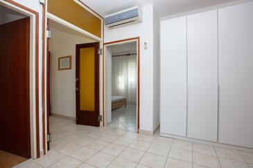 Apartmány s venkovními prostory Tisno, Severní Dalmácie
