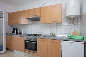 Apartmány s venkovními prostory Tisno, Severní Dalmácie