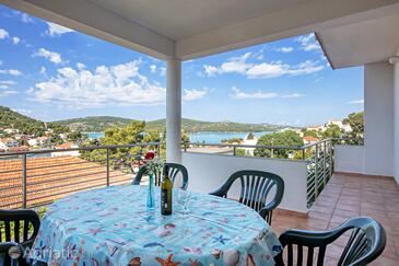 Apartments by the sea Tisno, Murter - 4295