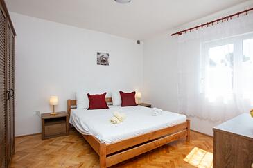 Apartmány s venkovními prostory Tisno, Severní Dalmácie