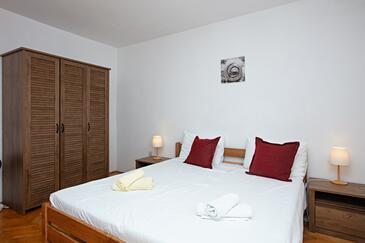Apartmány s venkovními prostory Tisno, Severní Dalmácie